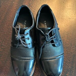 Tahari Glossy Black Kids Oxfords